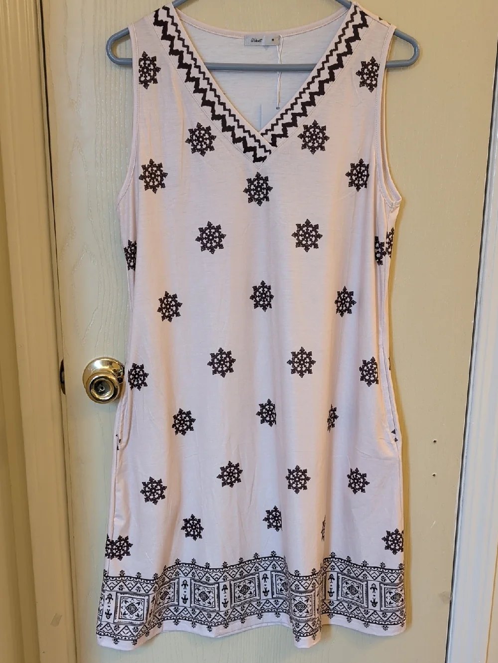 Wiholl Beige Printed Sleeveless Shift Dress M NWT Boho Pocket V-Neck